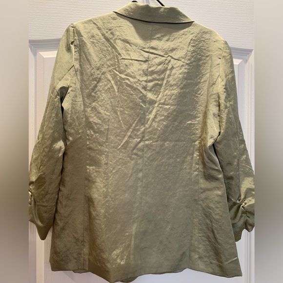 NWT Cute satin blazer - Picture 2 of 2